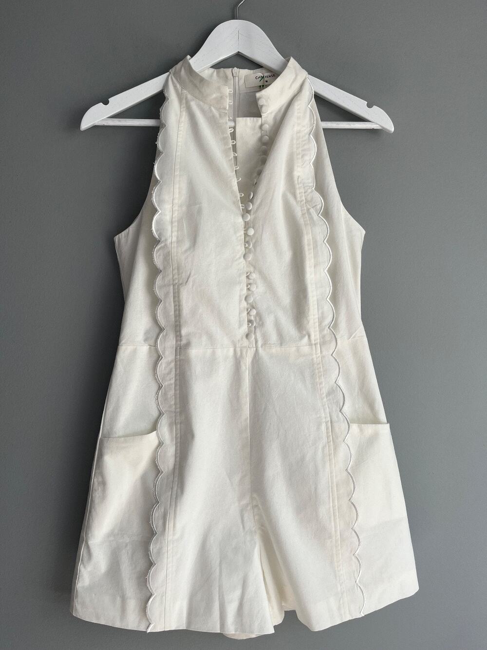 COMMENSE NWT White Cotton Halter Romper Scalloped Button Front Size M Coastal
